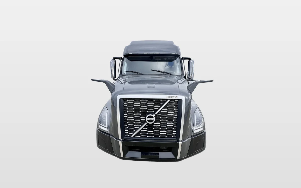 2022 Volvo - image 1