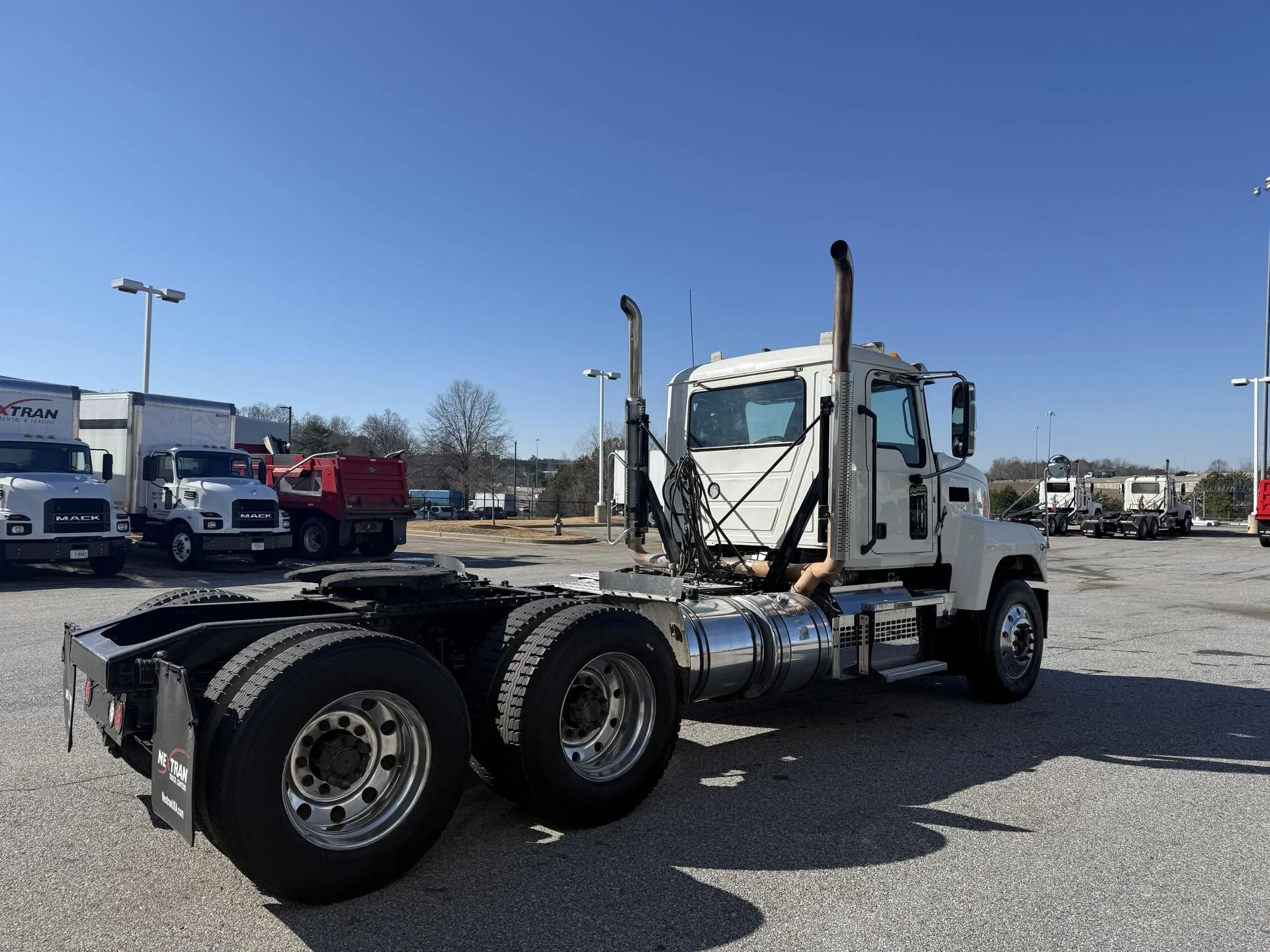 2021 Mack Pinnacle - image 5