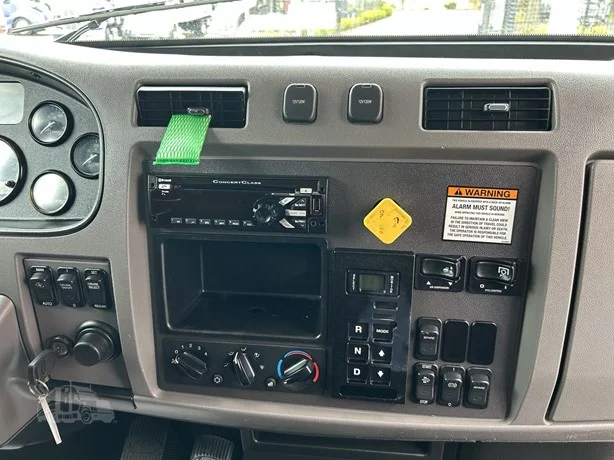 2017 Peterbilt 337 - image 14