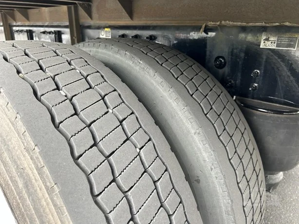 2017 Peterbilt 337 - image 8