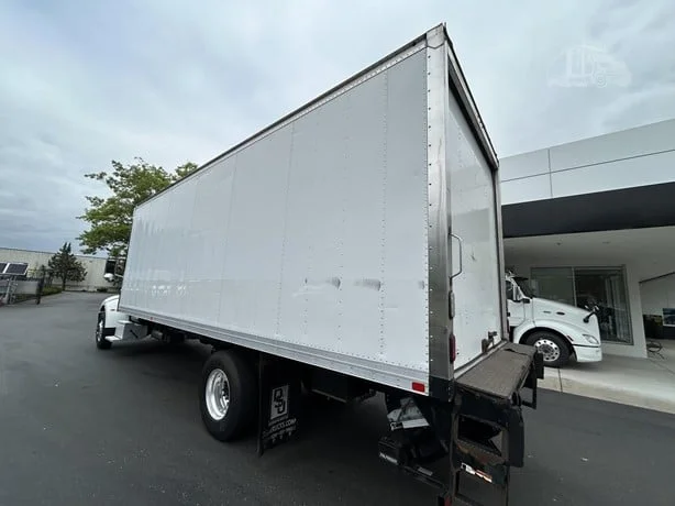 2017 Peterbilt 337 - image 6