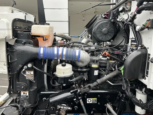 2017 Peterbilt 337 - image 9