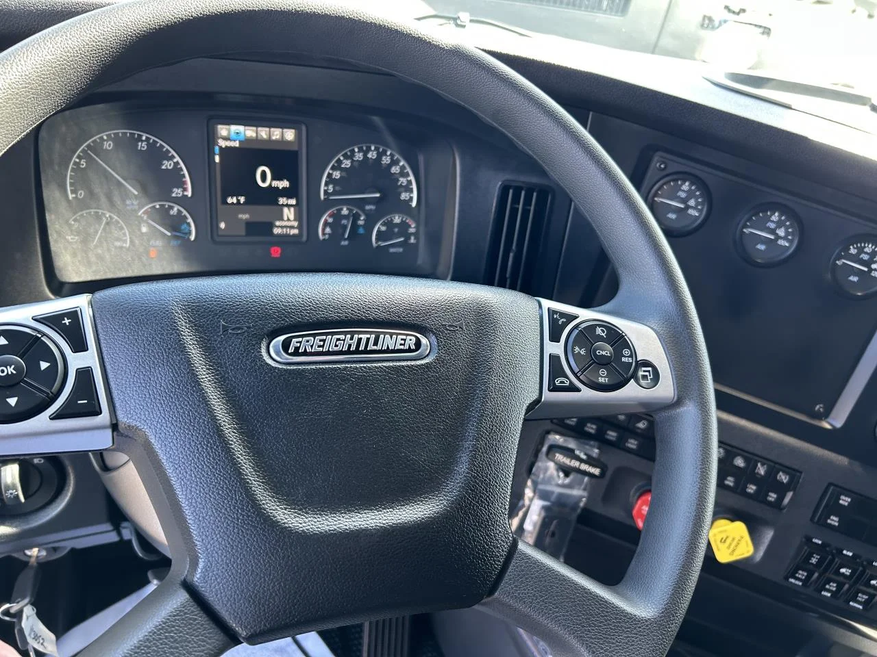 2027 Freightliner Cascadia - image 11