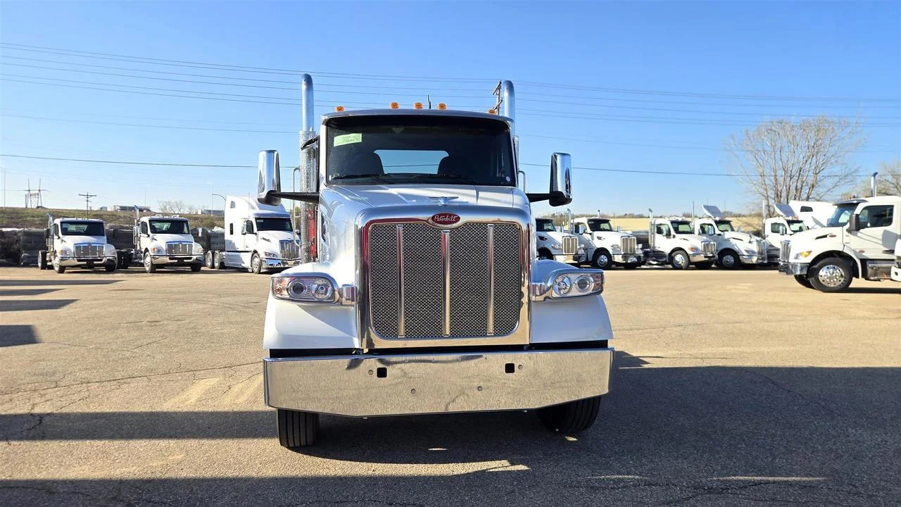 2027 Peterbilt 567