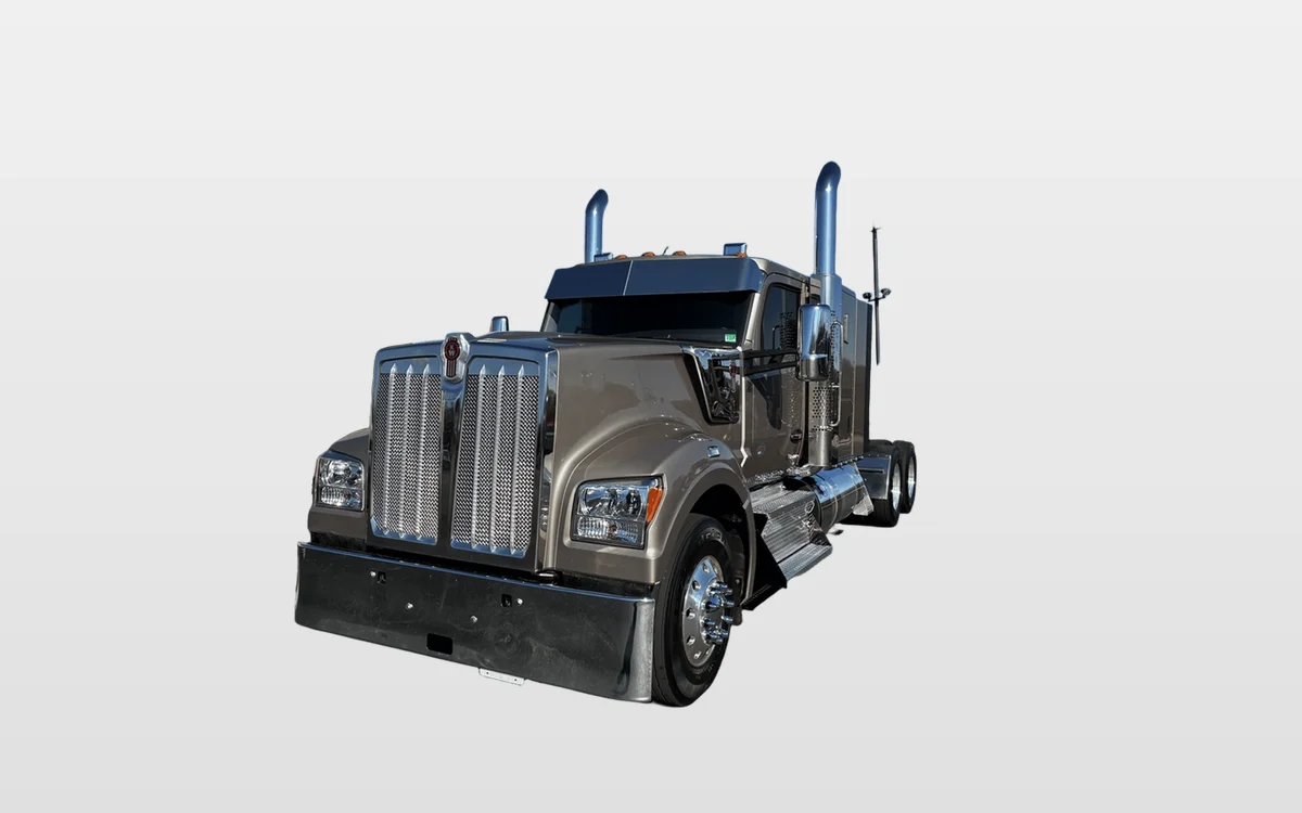 2025 Kenworth W990 - image 1