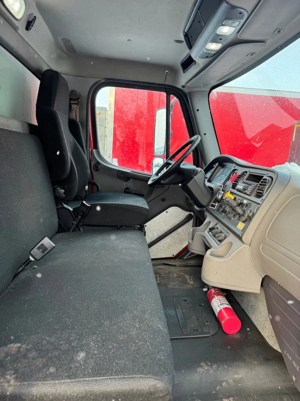 2019 Freightliner M2 106 - image 3