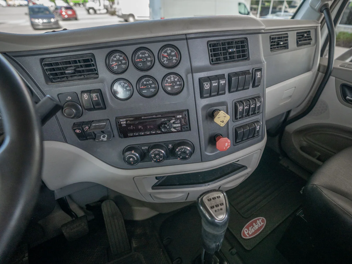 2020 Peterbilt 579 in Duncan, SC — photo 15