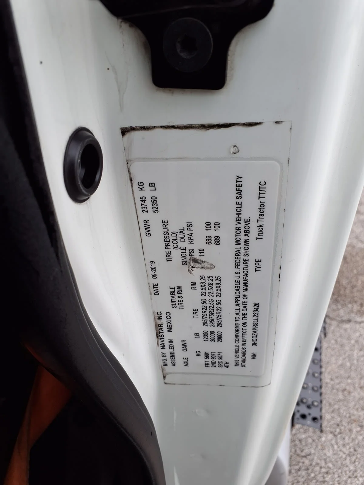 2020 International LT in Cleveland, OH — photo 10