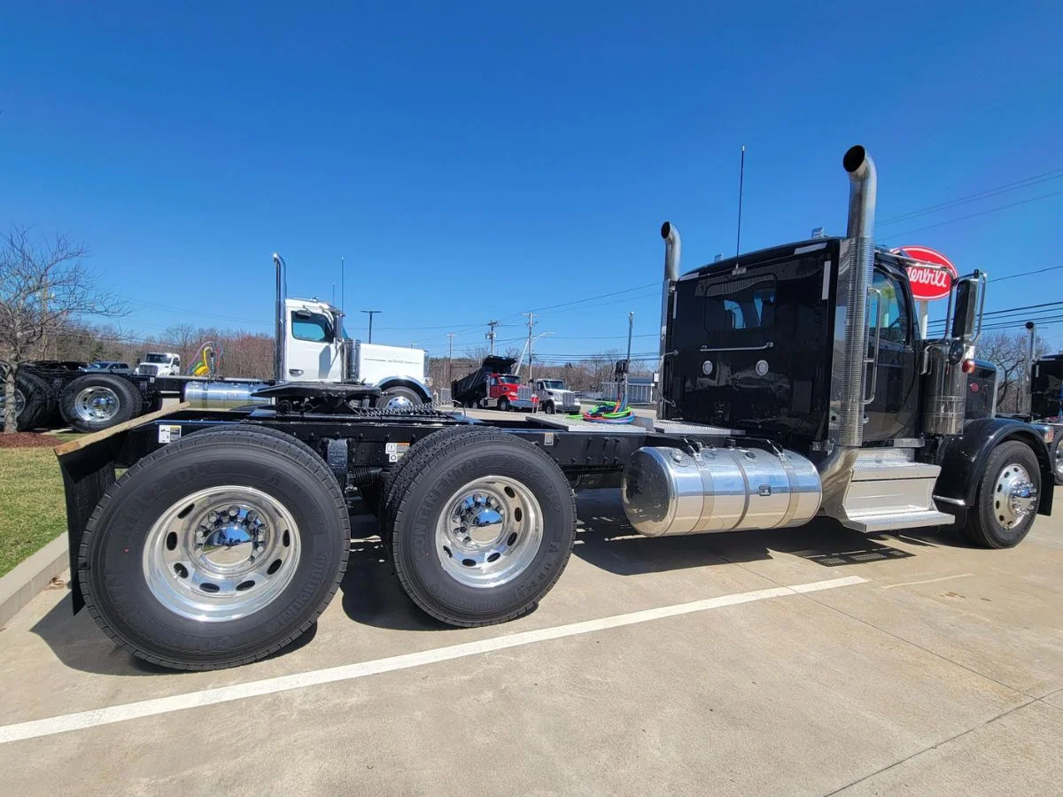 2027 Peterbilt 589 in Plainville, MA — photo 7