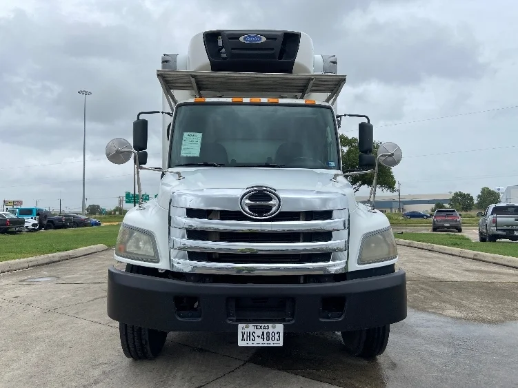2019 Hino 268 in San Antonio, TX — photo 2