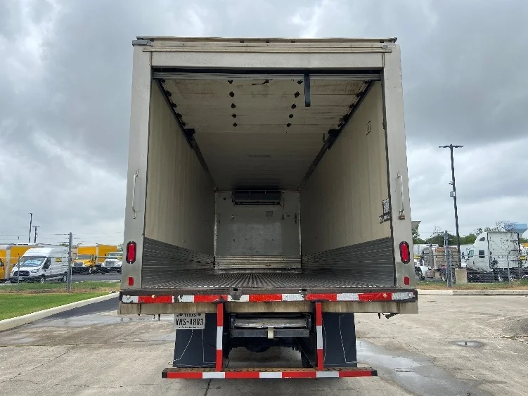 2019 Hino 268 in San Antonio, TX — photo 8
