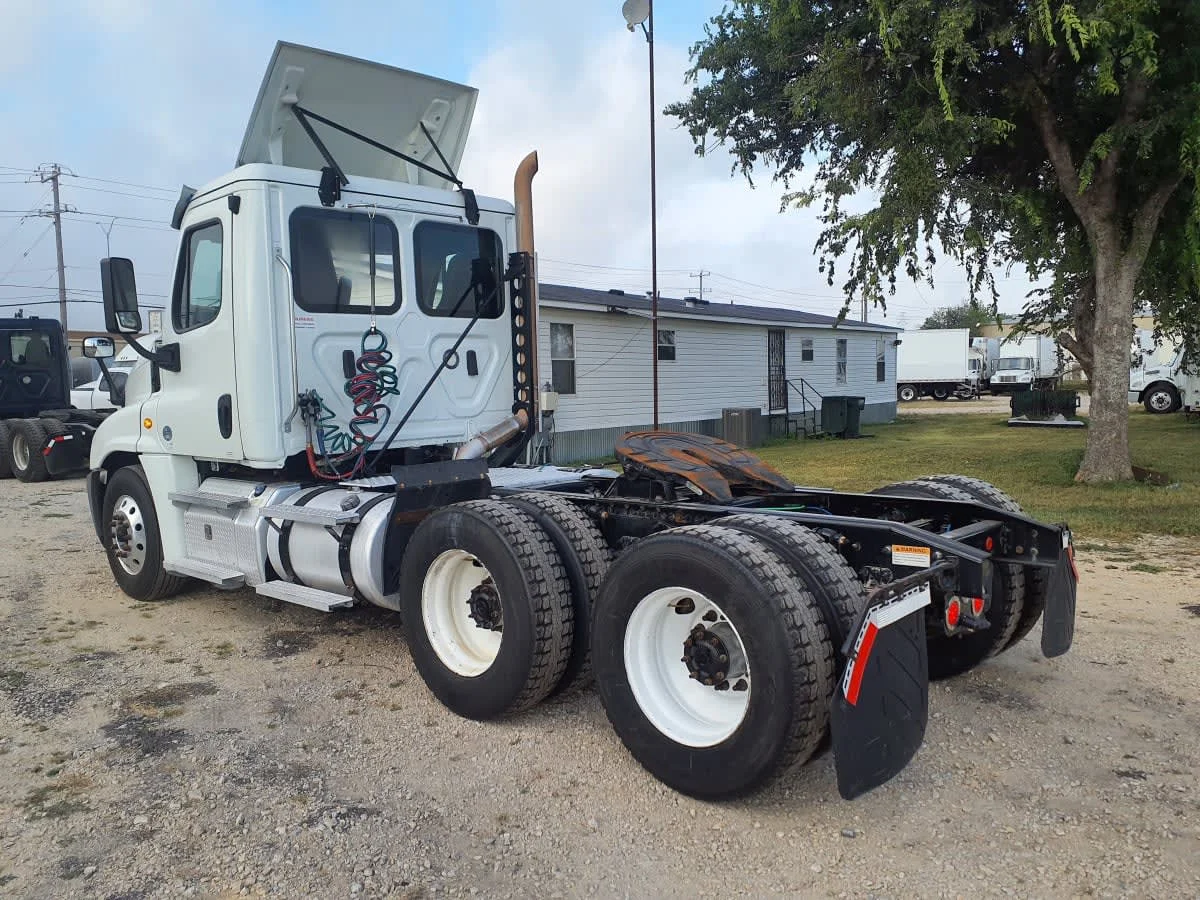 2019 Freightliner Cascadia in Converse, TX — photo 6