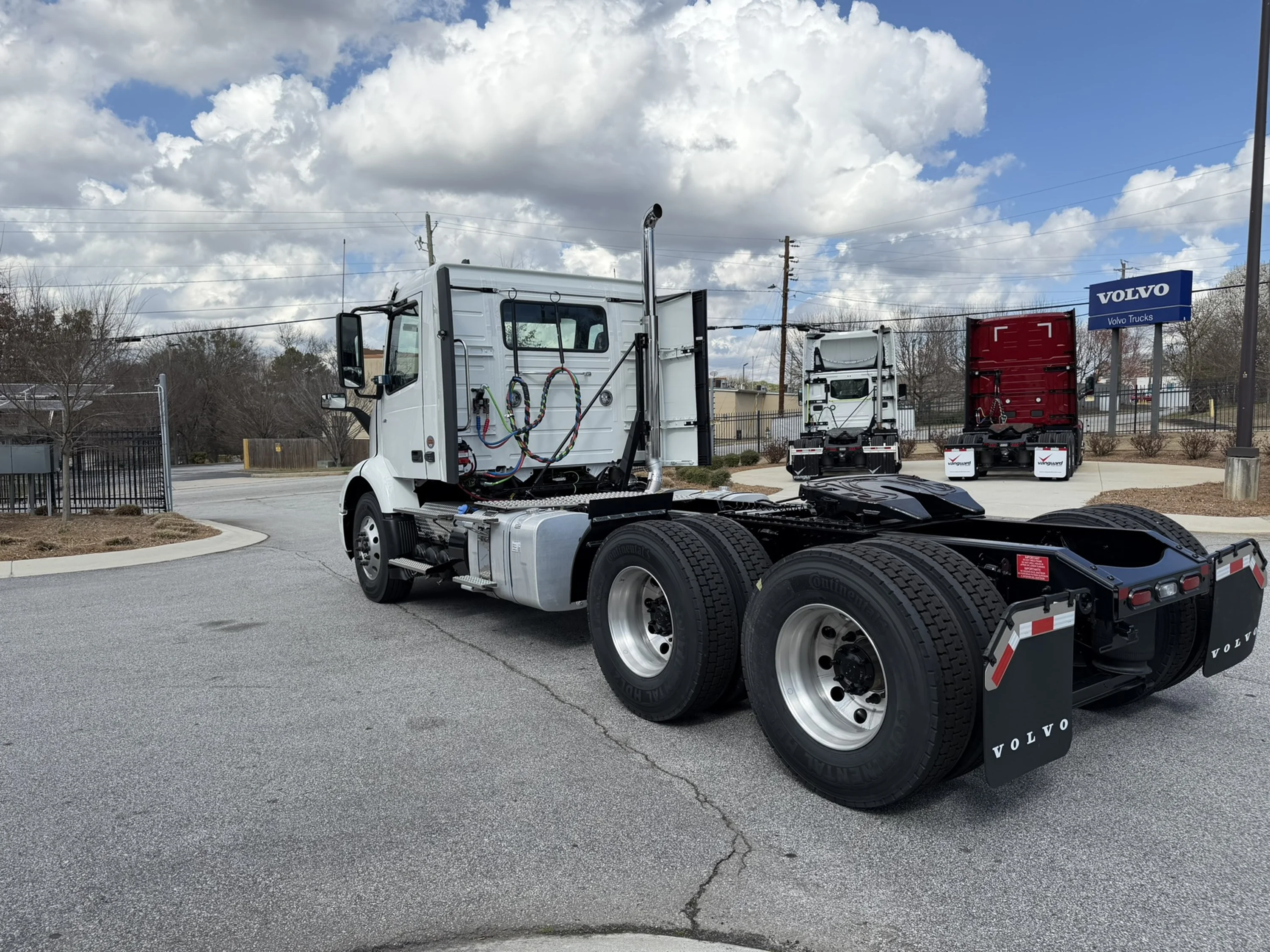 2027 Volvo VNR 640 in ATLANTA (700 & 703), GA — photo 6