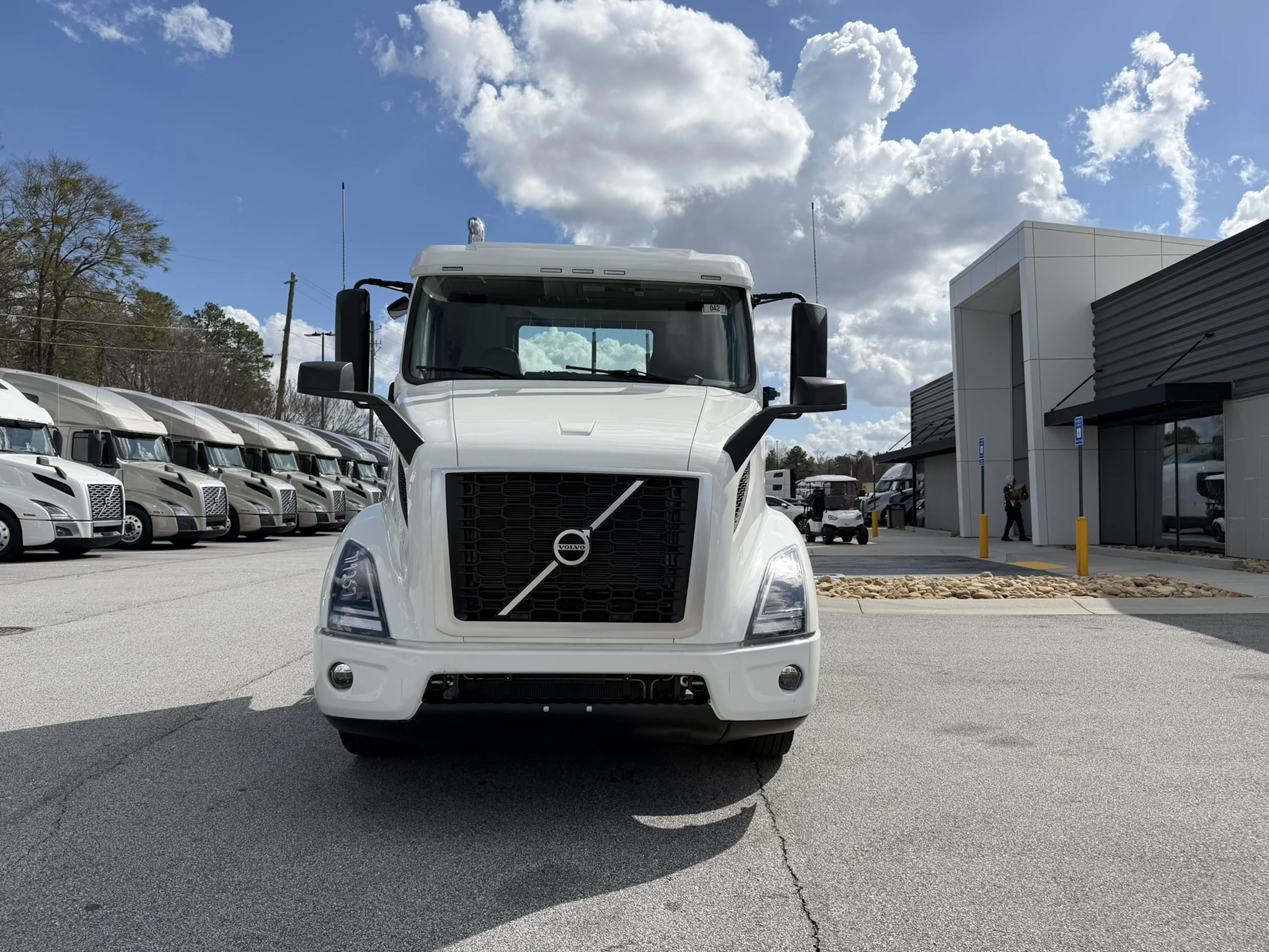 2027 Volvo VNR 640 in ATLANTA (700 & 703), GA — photo 2