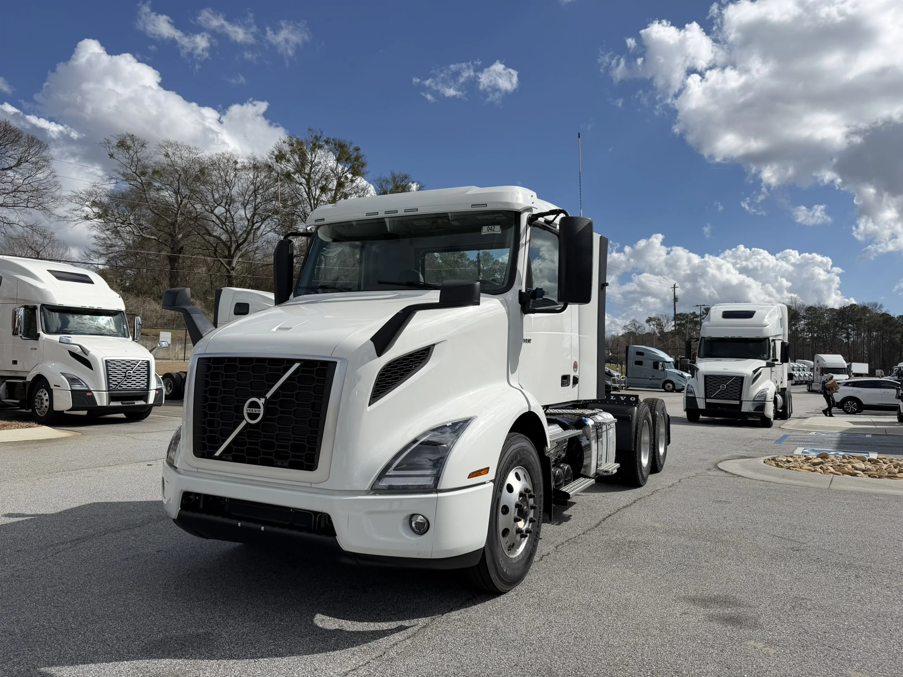 2027 Volvo VNR 640