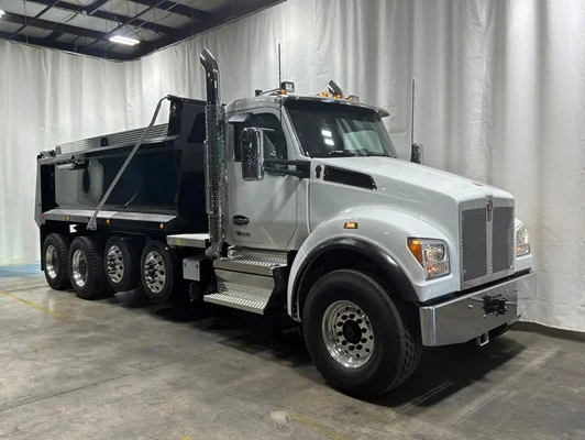 2027 Kenworth T880