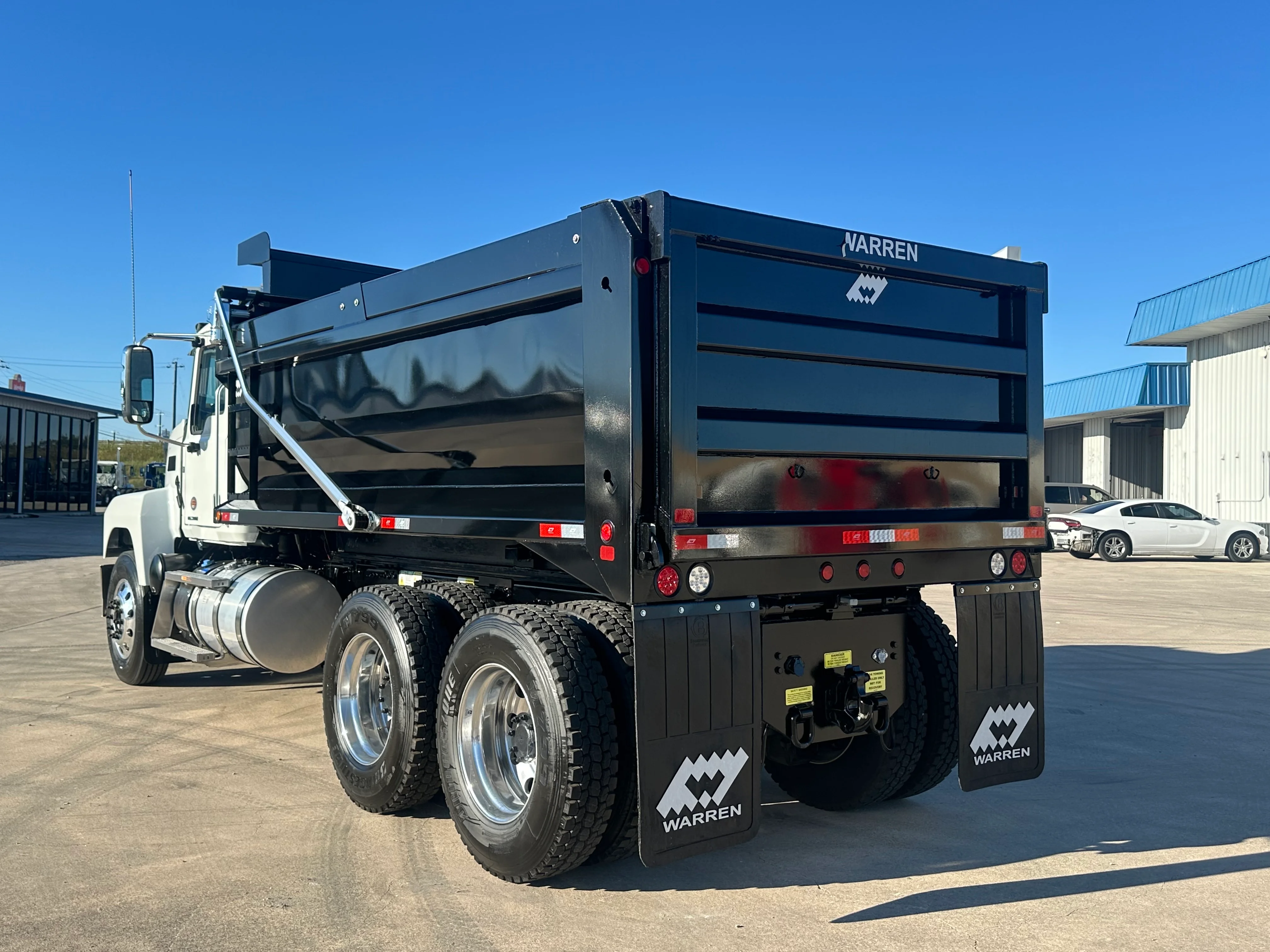 2026 Mack Pinnacle in San Antonio, TX — photo 8