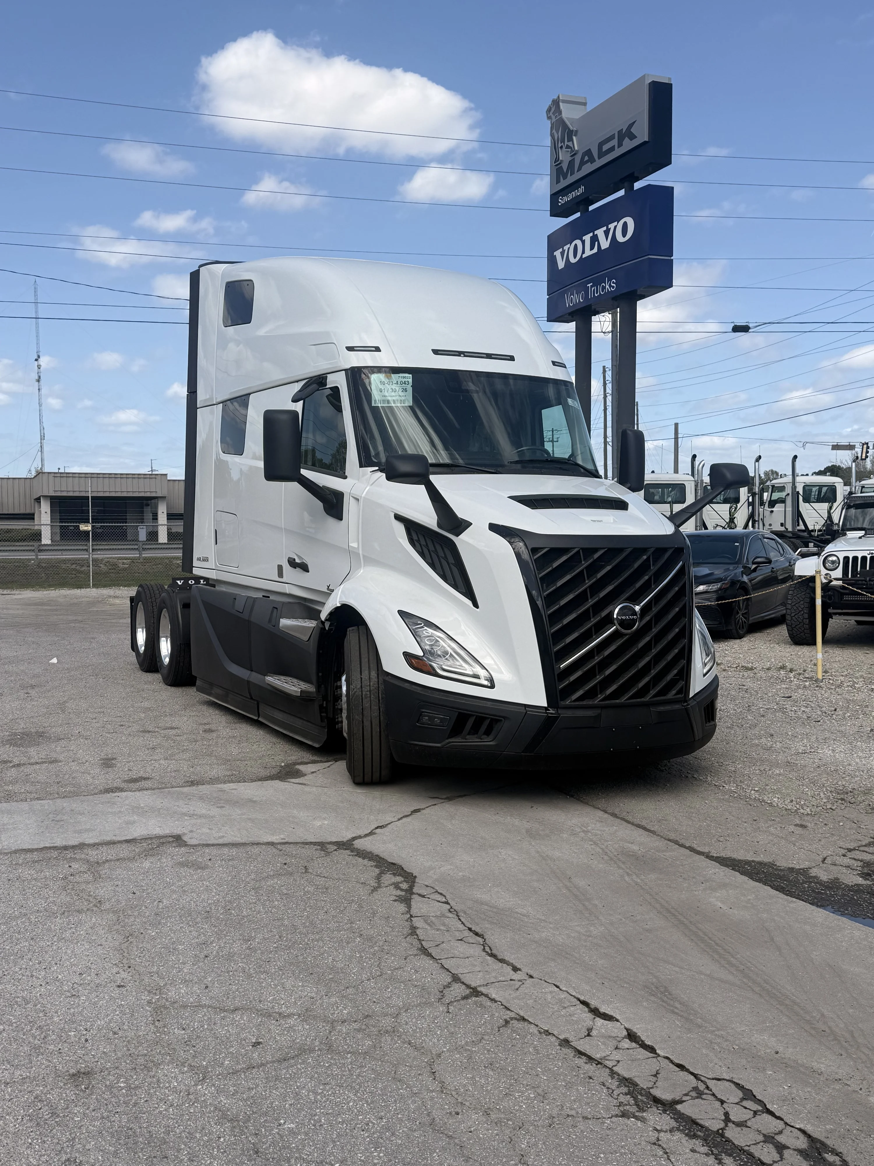 2027 Volvo VNL 860 in Savannah, GA — photo 4