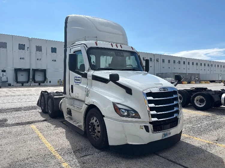 2023 Freightliner Cascadia in Harrisburg, PA