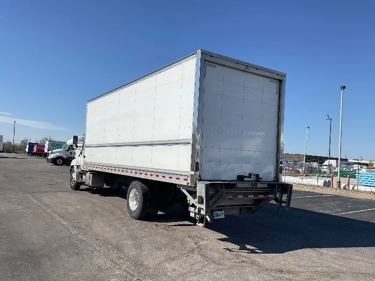 2020 Hino 268 in Kansas City, MO — photo 6