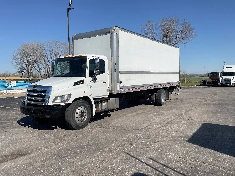2020 Hino 268 in Kansas City, MO — photo 3