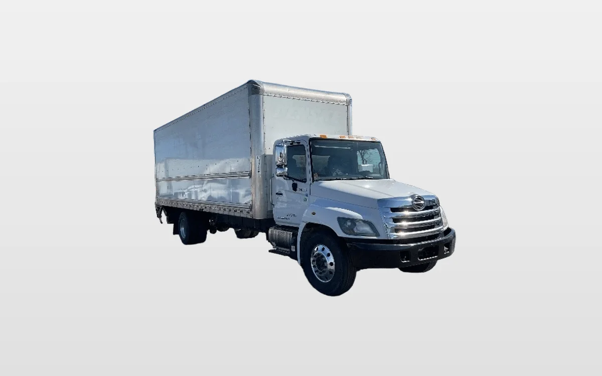 2020 Hino 268 - image 1