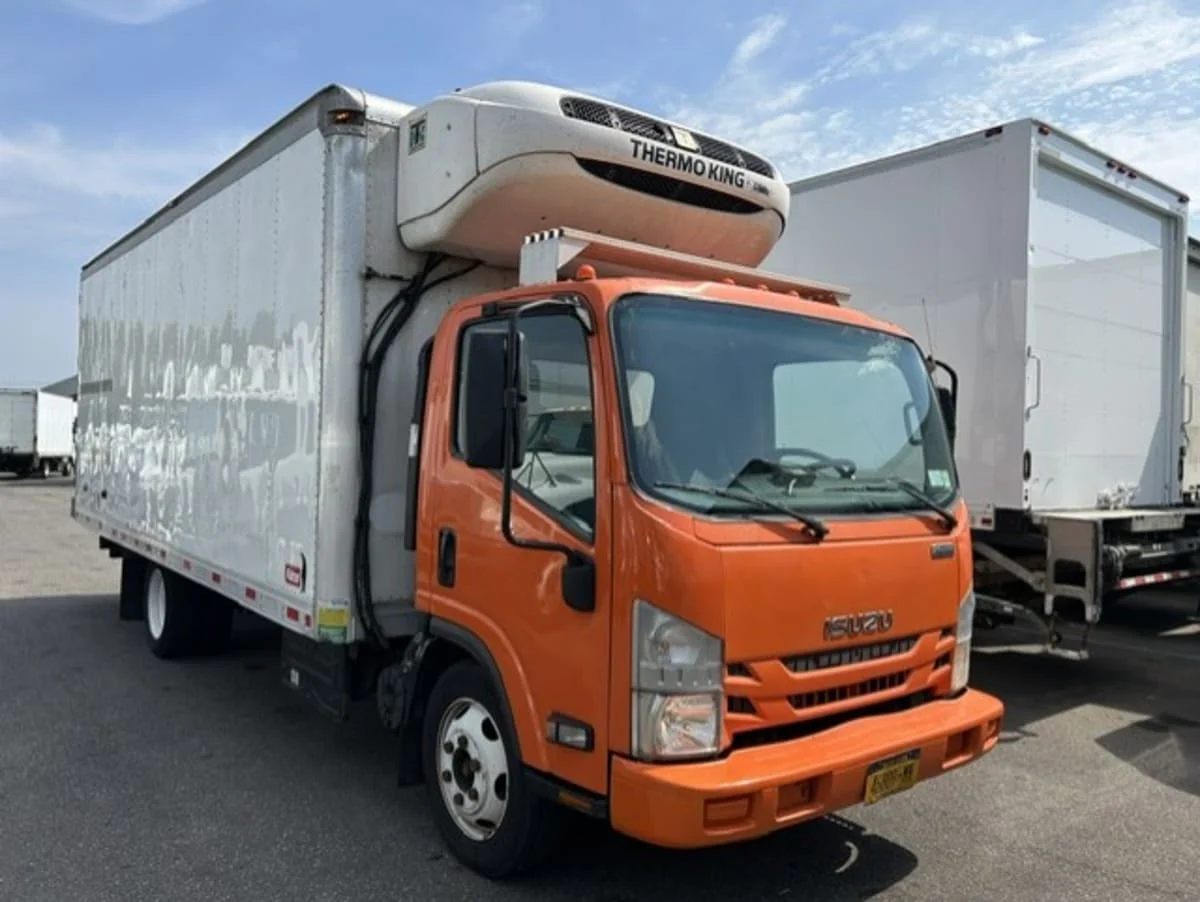 2020 Isuzu NQR in Farmingdale, NY — photo 3
