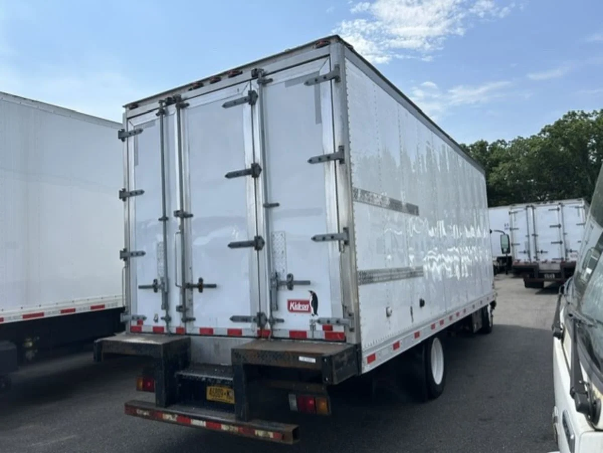 2020 Isuzu NQR in Farmingdale, NY — photo 4