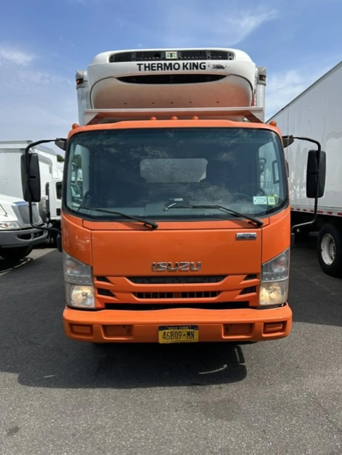2020 Isuzu NQR in Farmingdale, NY — photo 2