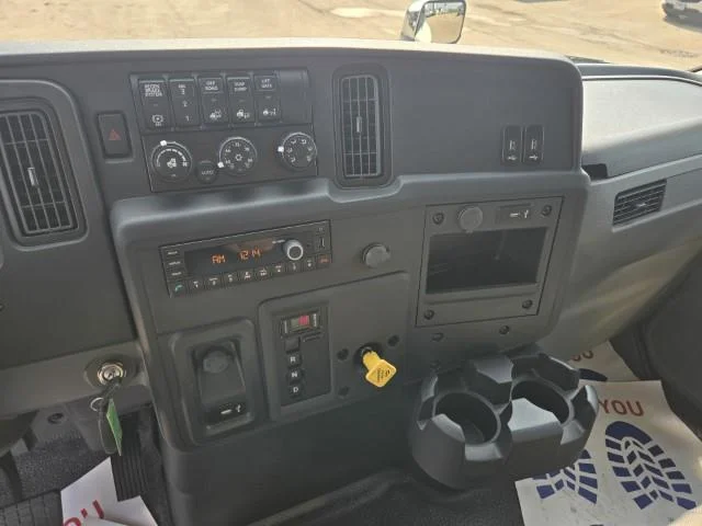 2023 International - image 8