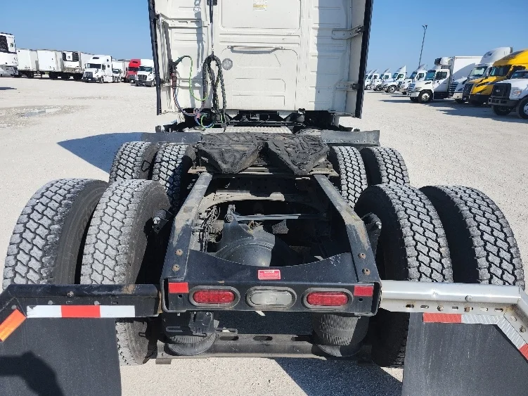2022 Volvo VNL 760 - image 6