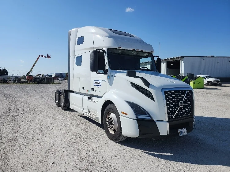 2022 Volvo VNL 760 - image 3