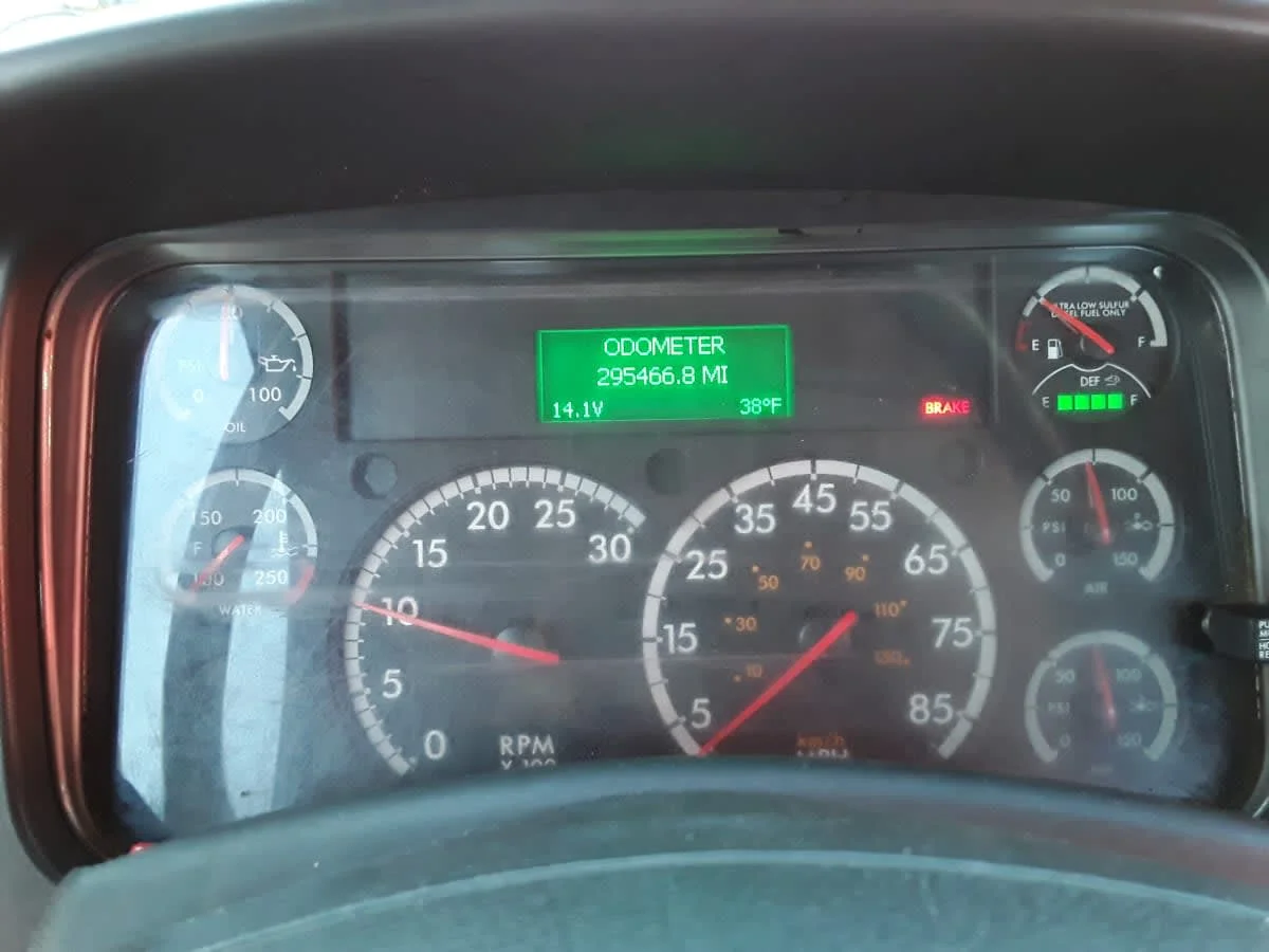 2018 Freightliner M2 106 - image 10