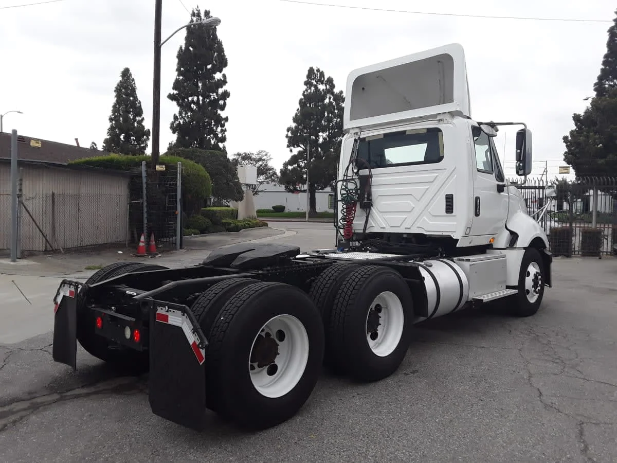 2016 International ProStar in Montebello, CA — photo 4