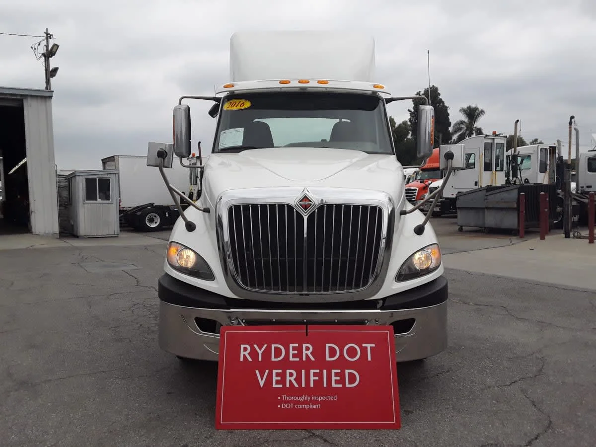 2016 International ProStar in Montebello, CA — photo 2