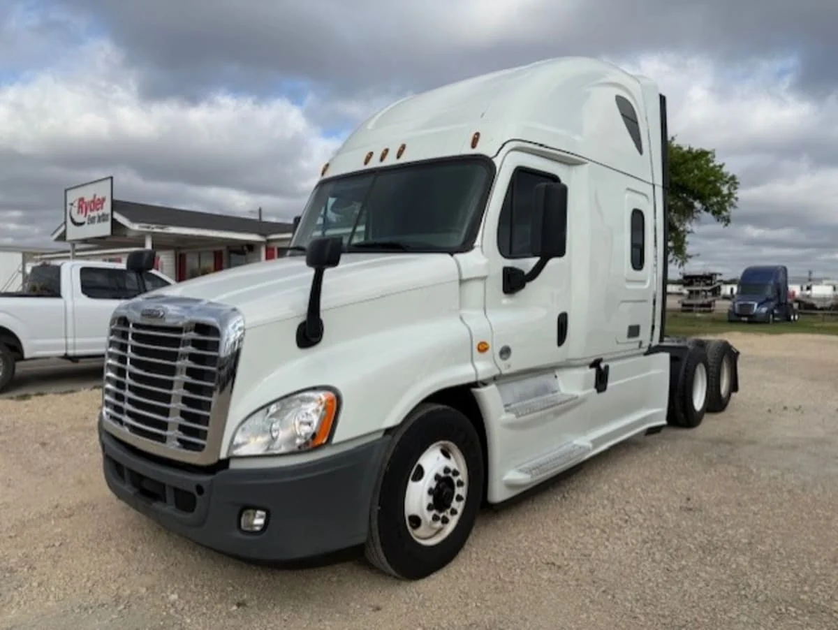 2020 Freightliner Cascadia in Converse, TX — photo 3