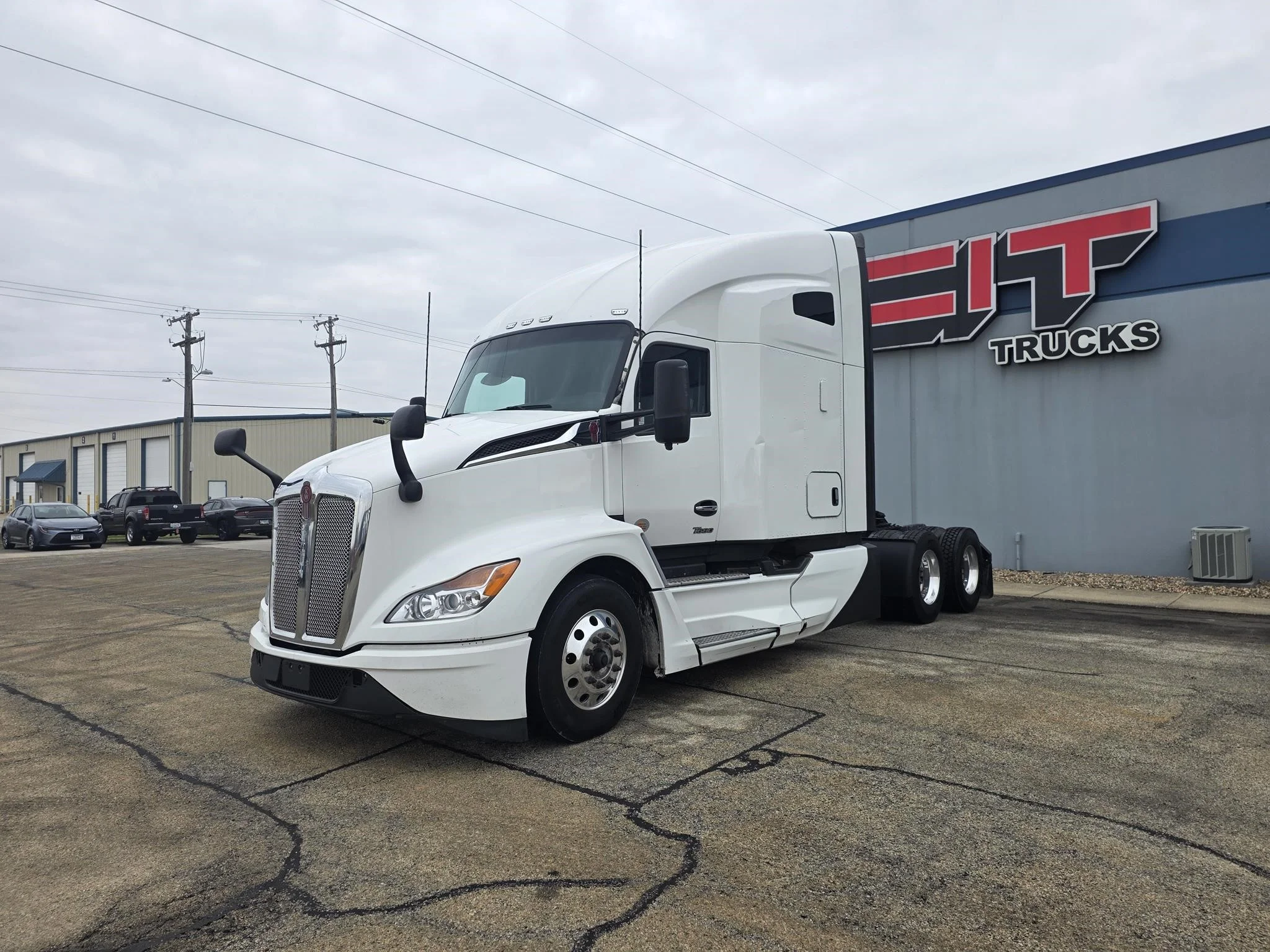 2023 Kenworth T680 in Springfield, IL