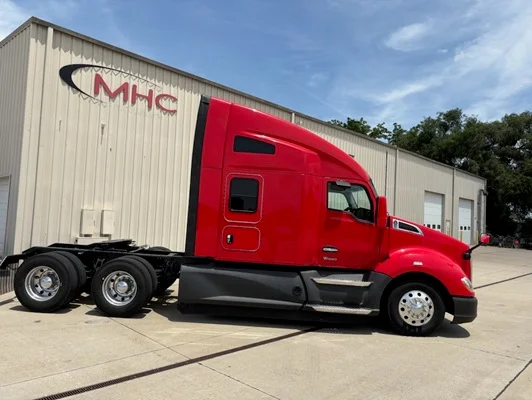 2022 Kenworth T680 in Leawood, KS — photo 7