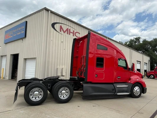 2022 Kenworth T680 in Leawood, KS — photo 30