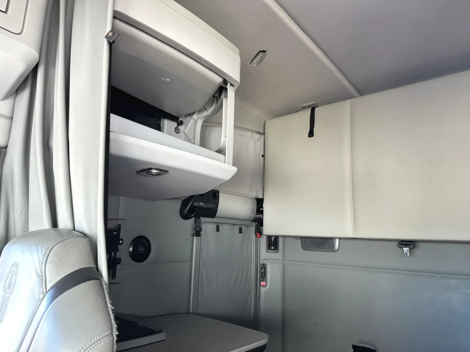 2022 Kenworth W990 - image 22