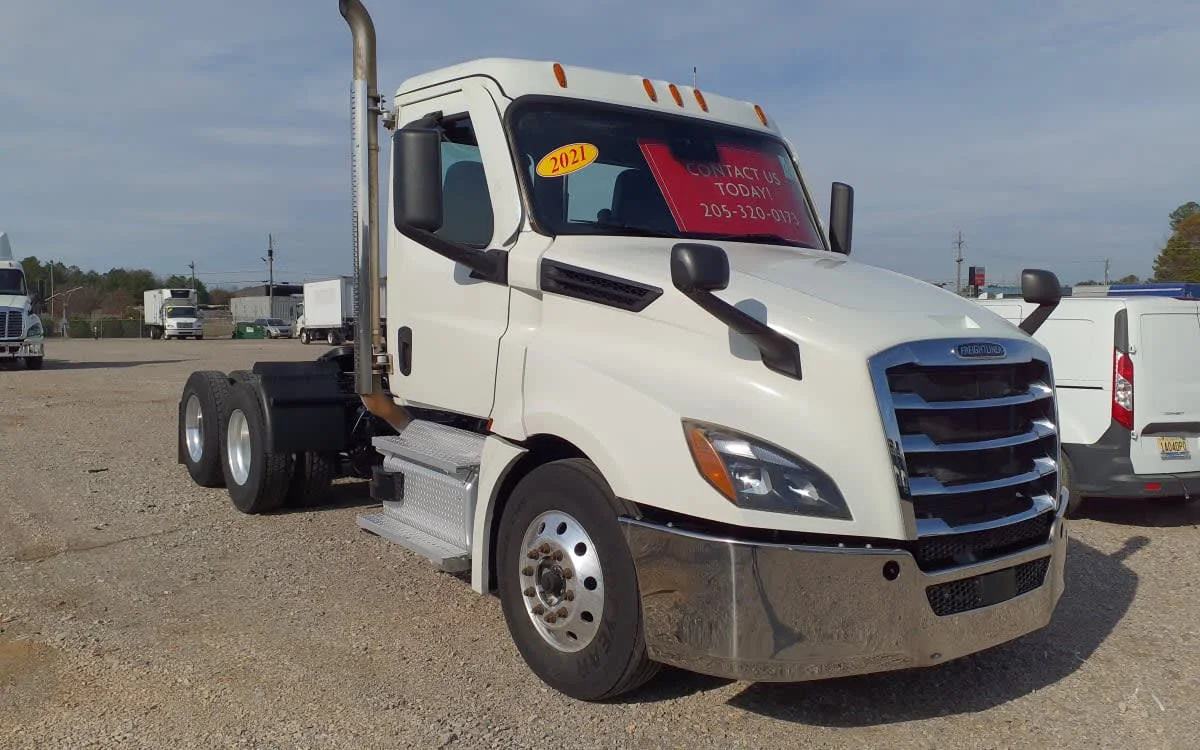 2021 Freightliner Cascadia in Birmingham, AL — photo 3