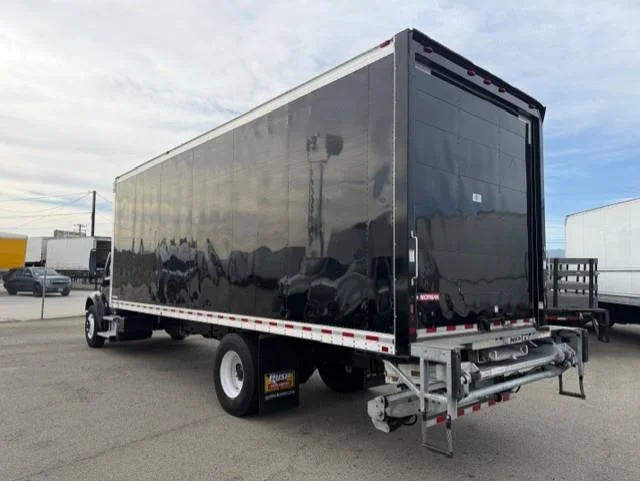 2020 Freightliner M2 106 — photo 7