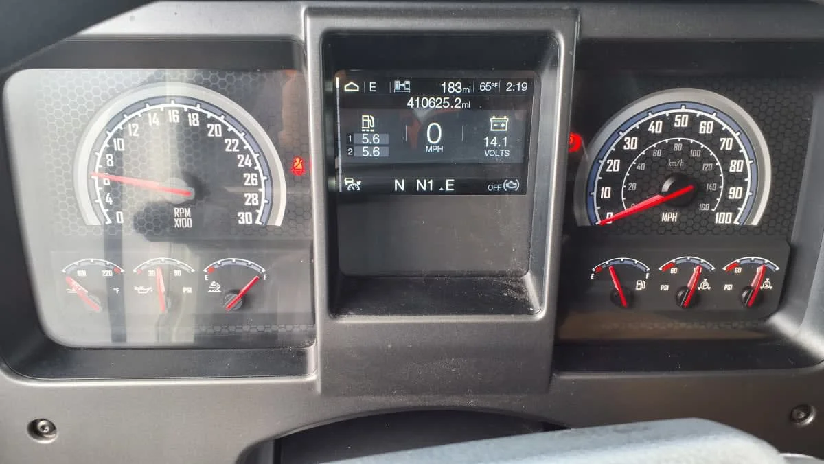 2020 Mack Anthem - image 11