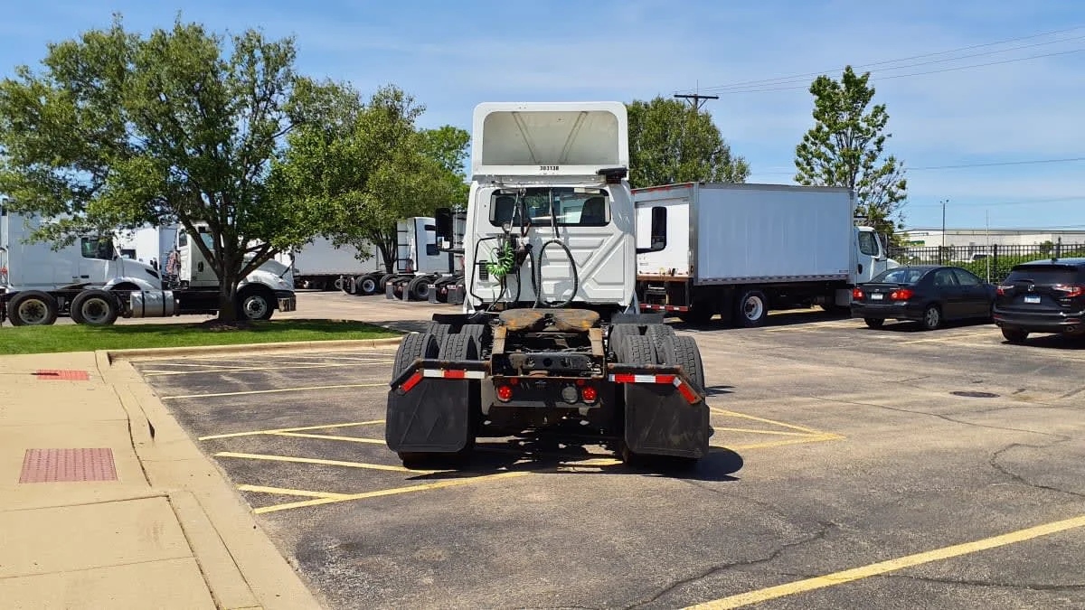 2019 International LT in Bolingbrook, IL — photo 5