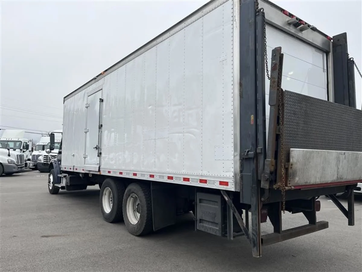 2019 Freightliner M2 106 - image 6