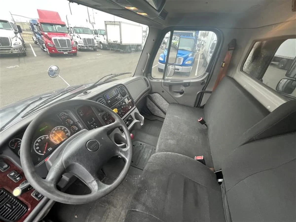 2019 Freightliner M2 106 in Beltsville, MD — photo 8