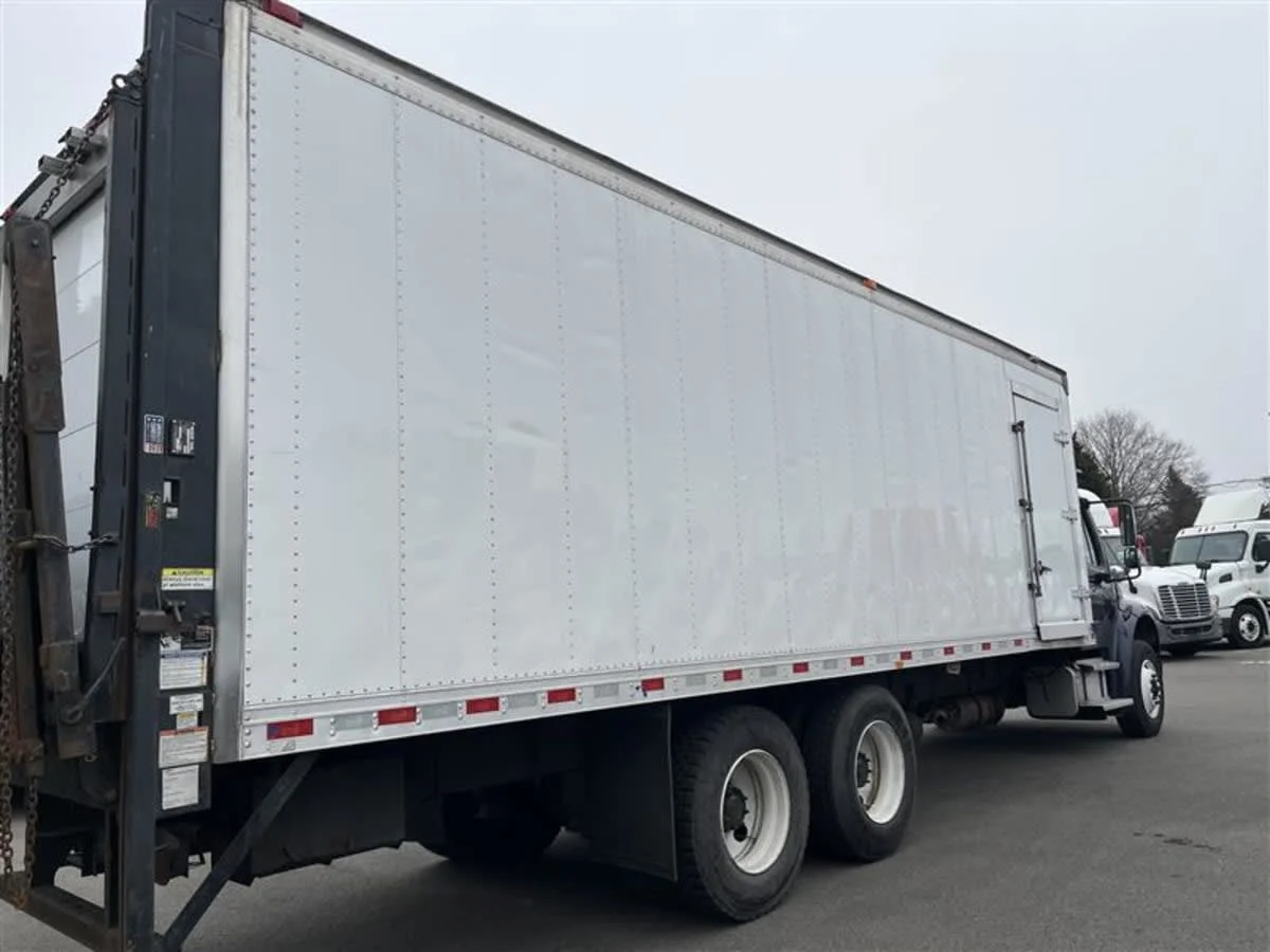 2019 Freightliner M2 106 in Beltsville, MD — photo 4