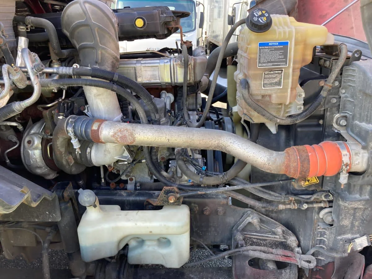 2020 International LT - image 9