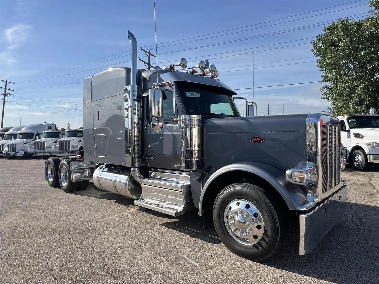 2027 Peterbilt 589 in South St. Paul, MN — photo 7