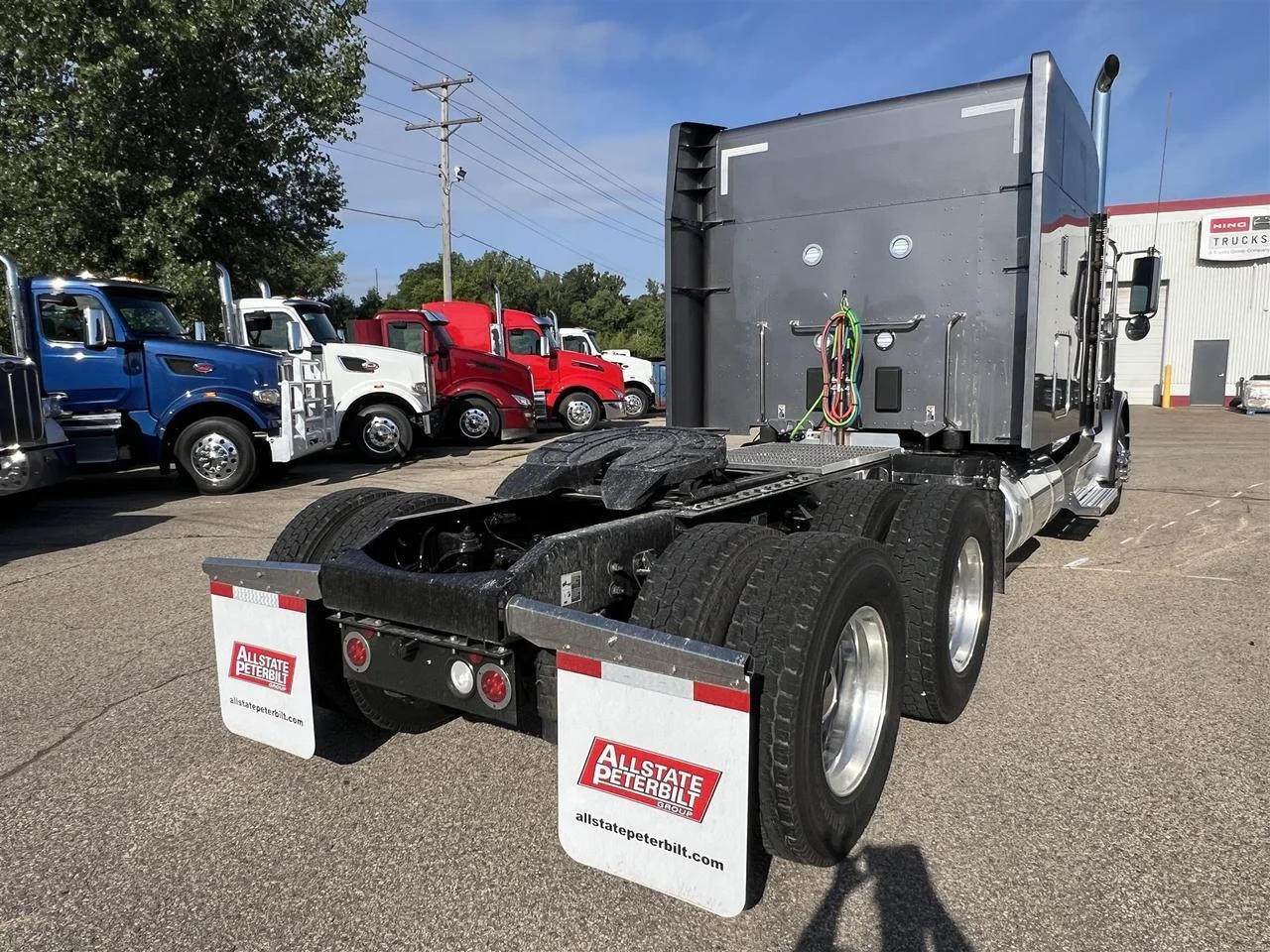 2027 Peterbilt 589 in South St. Paul, MN — photo 2